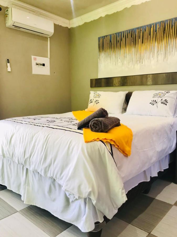 Myburgh Bed And Breakfast Klerksdorp Exterior photo